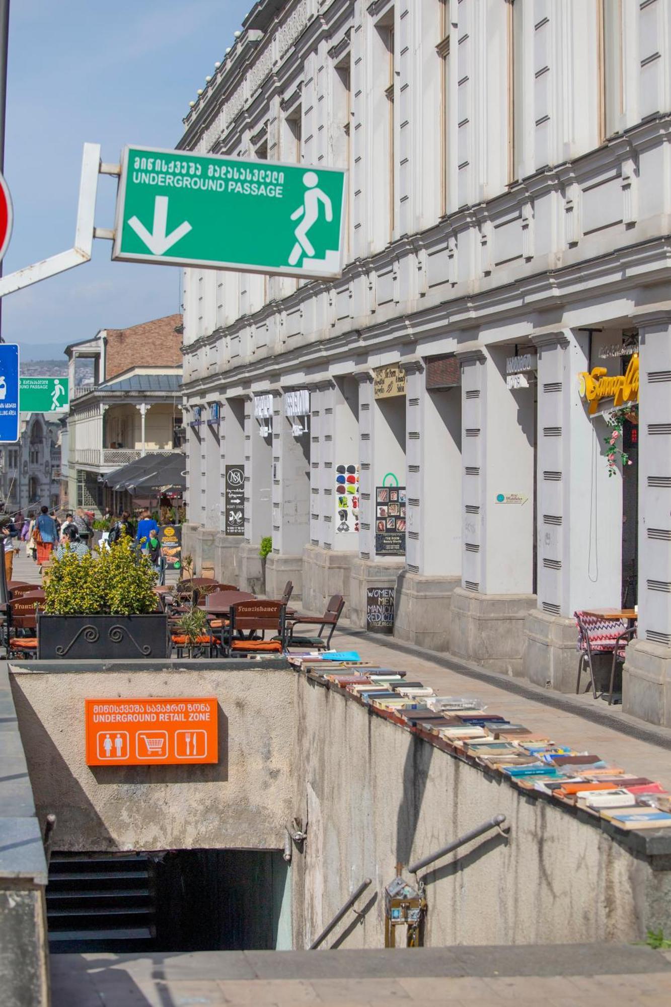 Hotel Middleton Tbilisi Buitenkant foto